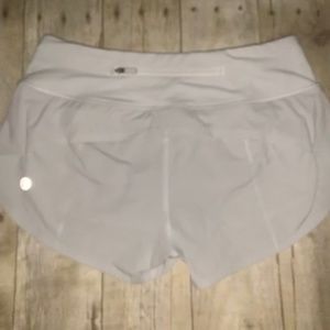 White Lululemon 2.5 inch Speed Up Shorts Size 2